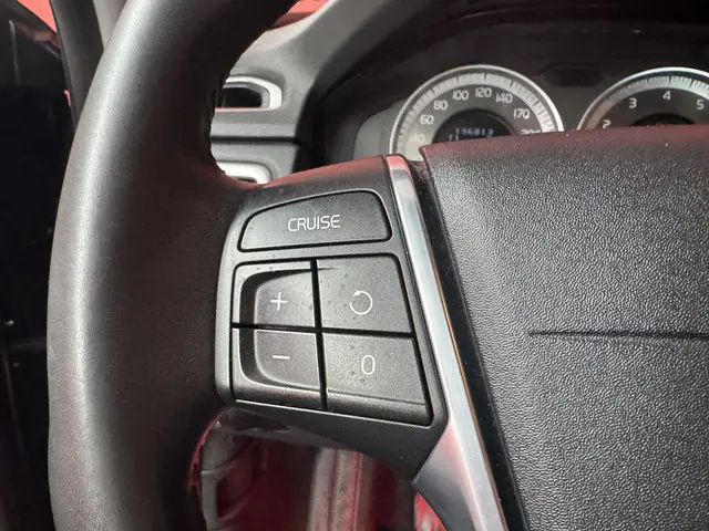 Volvo V70 1.6 T4 Summum 2013 Benzine 32