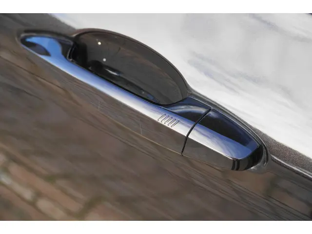 BMW X1 SDrive20i EERSTE EIGENAAR PANO 2016 Benzine 18