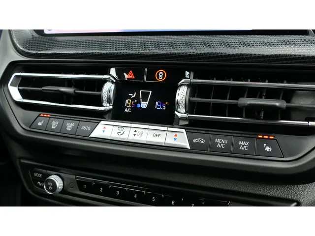 BMW 1 Serie 118i Executive Edition 2020 Benzine 48