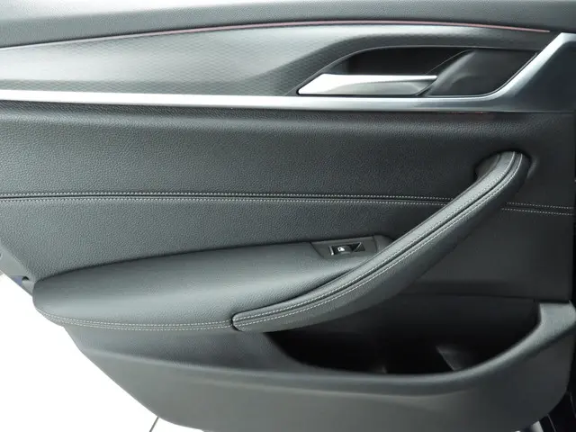 BMW 5 Serie Touring 520i 2023 Benzine 19