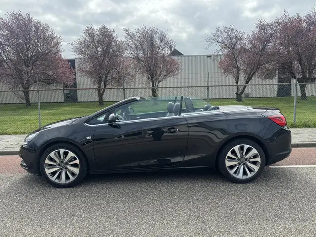 Opel Cascada 2