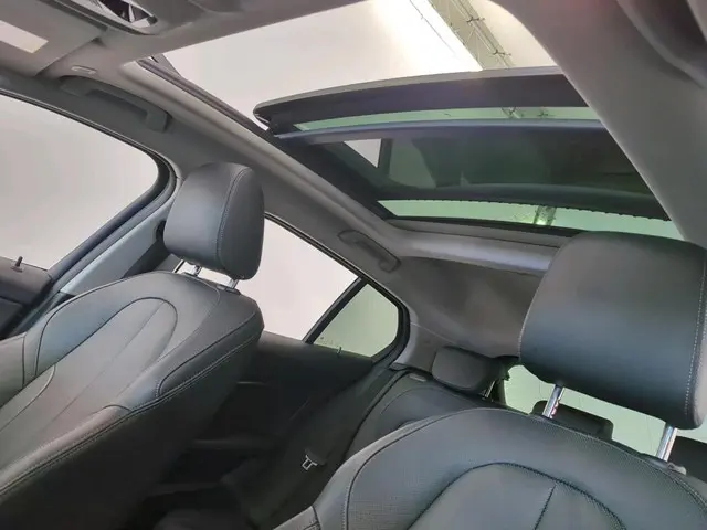 BMW 1 Serie 120i Business Edition Plus 2021 Benzine 6