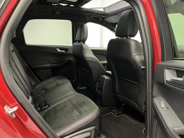 Ford Kuga 2.5 PHEV ST-Line 2024 Hybride Benzine 19