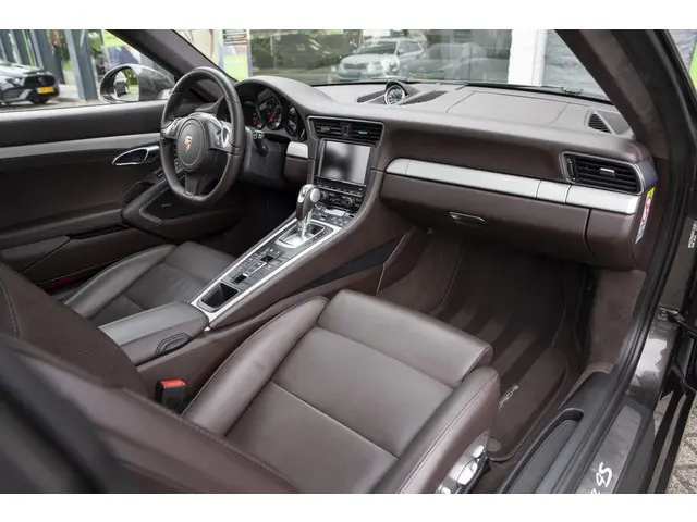 Porsche 911 3.8 Carrera 4S 2013 Benzine 19