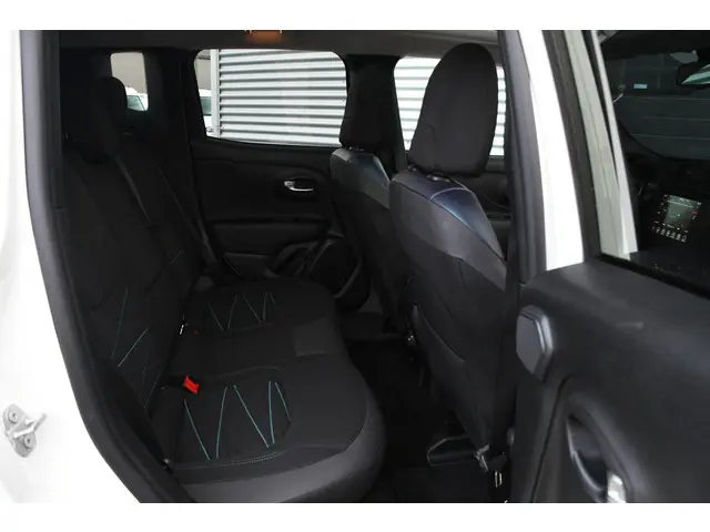 Jeep Renegade 1.5T e-Hybrid Upland 2022 Hybride Benzine 27