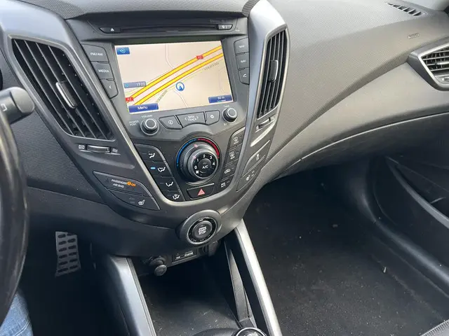 Hyundai Veloster 1.6 T-GDI i-Catcher 2015 Benzine 18