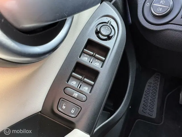 Fiat 500X 1.6 PopStar | navi | LMV | DAB 2017 Benzine 24