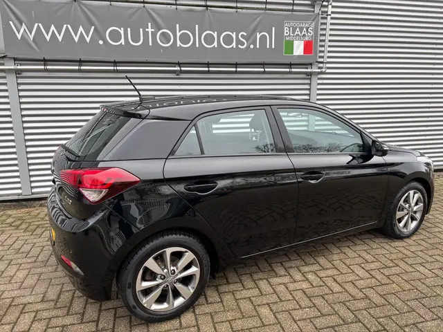 Hyundai i20 1.4 Automaat 2018 Benzine 3