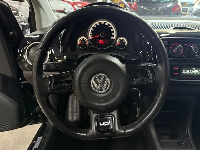 Volkswagen up! 1.0 high up! 2012 Benzine 10