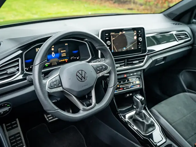 Volkswagen T-Roc 1.5 TSI R-Line Business 2024 Benzine 34