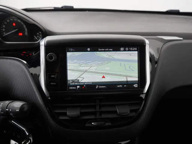 Peugeot 2008 1.2 PureTech Blue Lease Allure 2019 Benzine 18