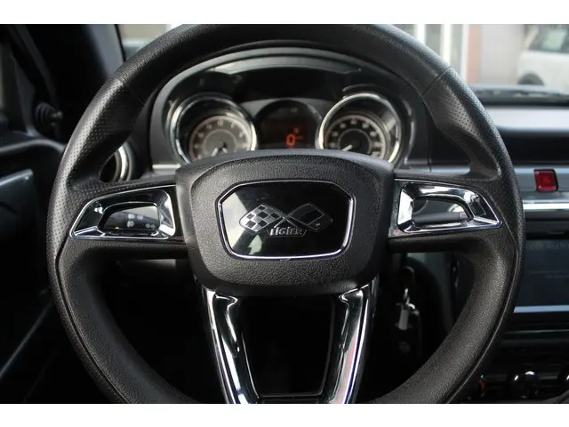 Ligier JS60 Brommobiel Chic AIRCO,LMV 2022 Diesel 6