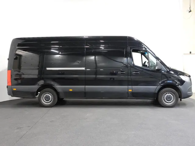 Mercedes-Benz Sprinter L3H2 Automaat 2023 Diesel 36