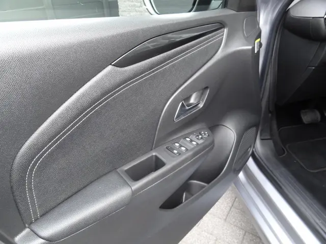 Opel Corsa 1.2 GS Line Automaat, Airco etc.. 2021 Benzine 31