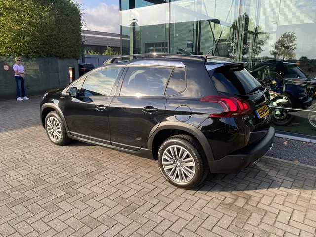Peugeot 2008 1.2 PureTech GT-Line 2019 Benzine 8