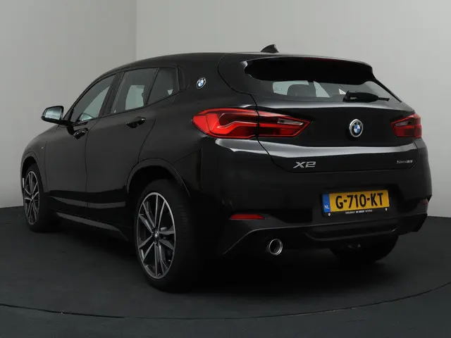 BMW X2 sDrive18i High Executive 2019 Benzine 33