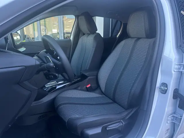 Peugeot 208 Allure Hybride 100pk 2025 Benzine 10