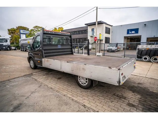 Ford Transit 2.0 TDCI 2022 Diesel 9