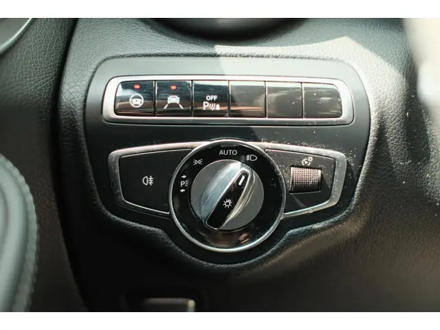 Mercedes-Benz C-Klasse AMG 63 S 2015 Benzine 21