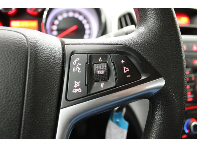 Opel Astra 1.4 Turbo Design Edition 2013 Benzine 12