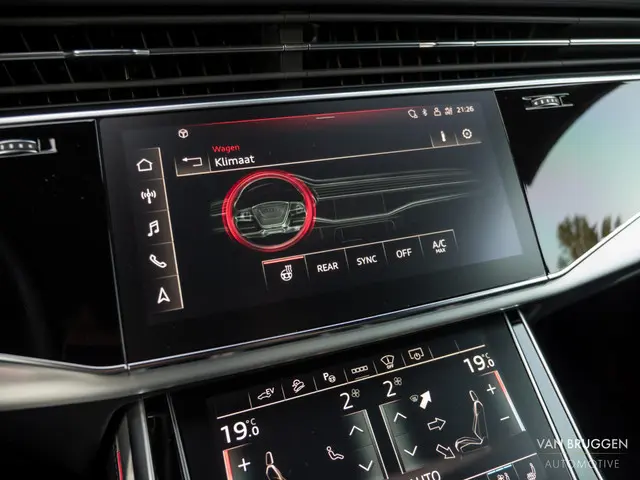Audi Q8 55 TFSI e quattro S-Line 2021 Hybride Benzine 30