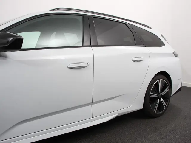 Peugeot 308 1.2 PureTech GT 2024 Benzine 28