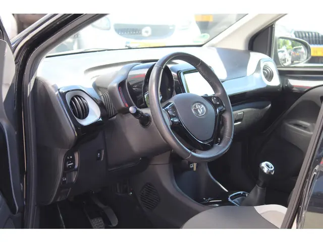 Toyota Aygo 1.0 VVT-i x-clusiv//Camera//ECC!! 2014 Benzine 4