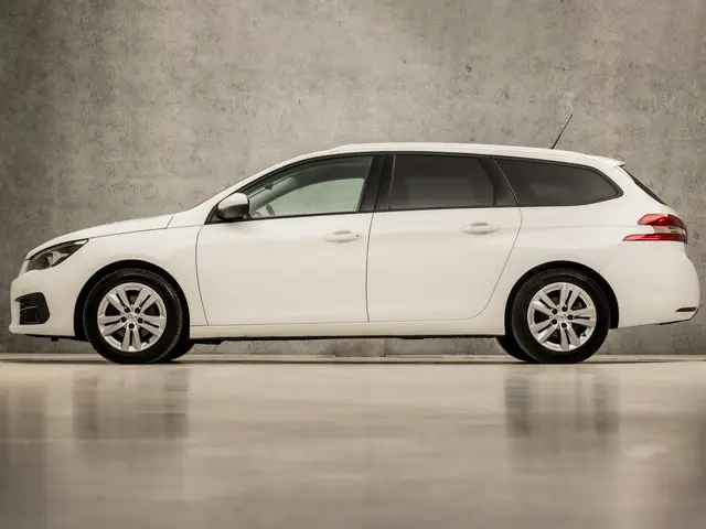 Peugeot 308 SW 1.2 PureTech Sport 2020 Benzine 2