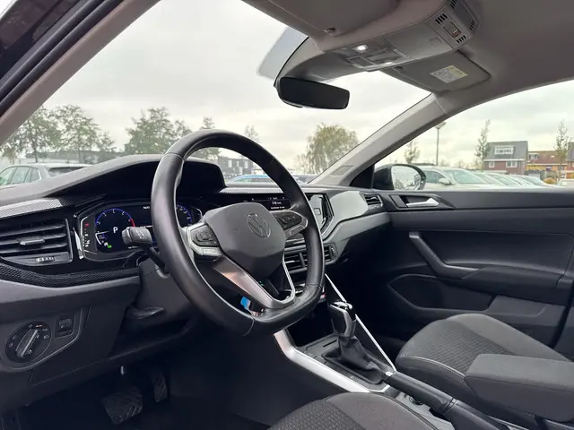 Volkswagen Taigo 1.0 TSI Life Business 2023 Benzine 6