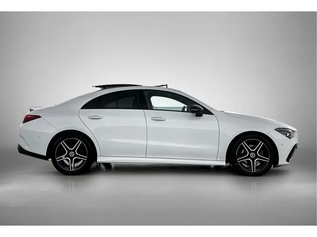 Mercedes-Benz CLA 180 AMG Line 2023 Hybride Benzine 15