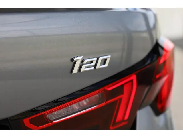 BMW 1 Serie 120 2025 Benzine 25