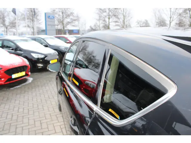 Ford C-MAX 1.0 Titanium 2018 Benzine 7