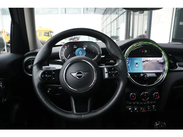 MINI 5-Deurs Cooper 2021 Benzine 11