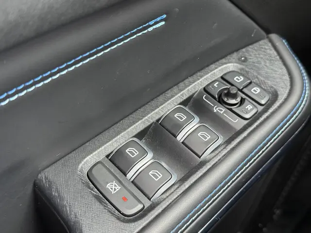 Lynk & Co 01 1.5 2025 Hybride Benzine 40