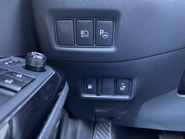 Toyota C-HR 1.8 Hybrid Bi-Tone 2018 Hybride Benzine 23