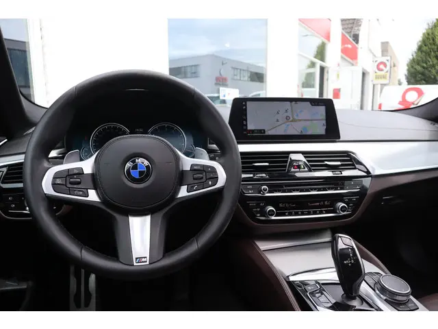 BMW 5 Serie Touring 530i High Executive 2018 Benzine 9