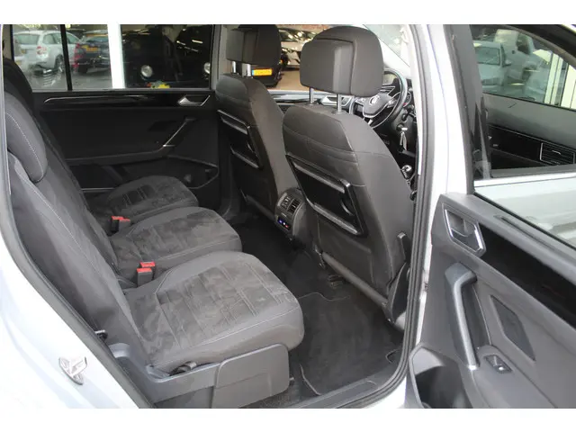 Volkswagen Touran 1.2 TSI Highline 7p 2016 Benzine 25