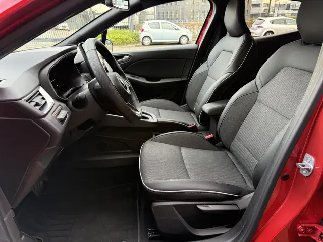 Mitsubishi Colt 1.6 HEV Intense+ 2024 Hybride Benzine 10