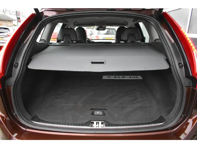 Volvo XC60 2.0 D4 FWD Summum automaat 2014 Diesel 11