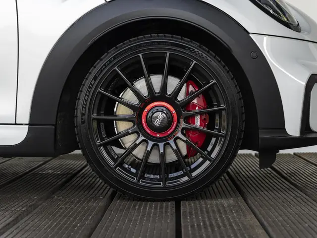 MINI 3-Deurs John Cooper Works 2022 Benzine 6