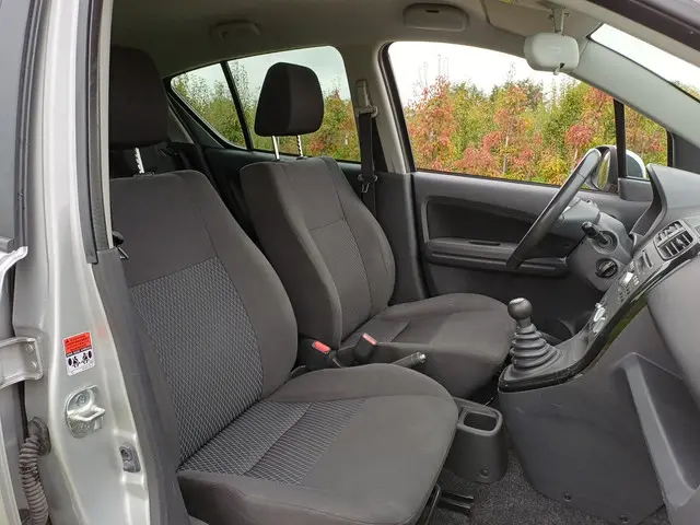 Suzuki Splash 1.2 Exclusive EASSS 2014 Benzine 33