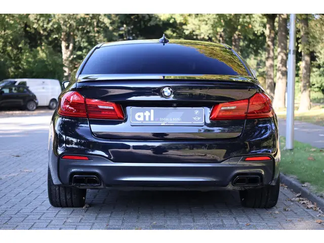 BMW 5 Serie M550i xDrive Executive 2018 Benzine 4
