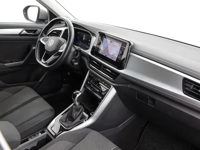 Volkswagen T-Roc 1.0TSI/110PK Life Business 2023 Benzine 26
