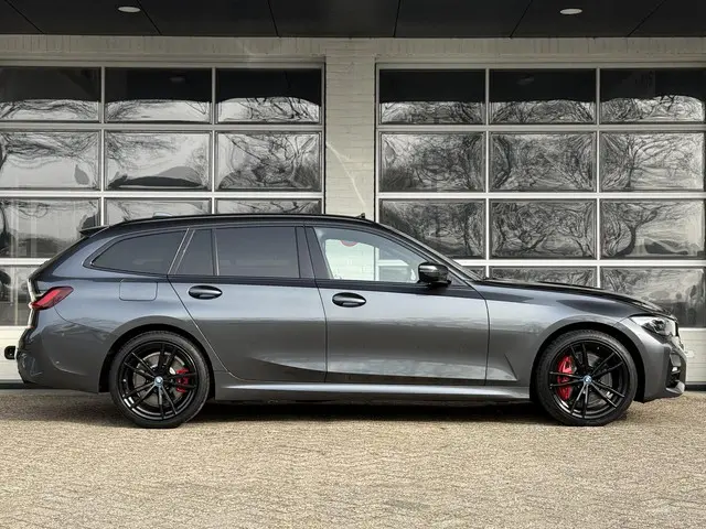 BMW 3 Serie Touring 330e xDrive 2022 Hybride Benzine 11
