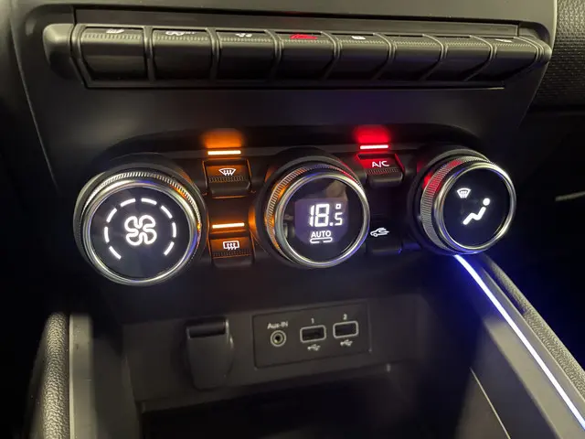 Renault Clio 1.3 TCe Initiale Paris 2019 Benzine 25