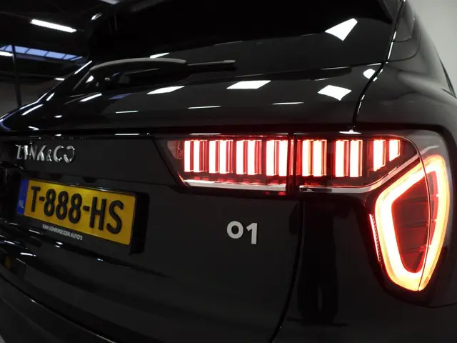 Lynk & Co 01 1.5 PHEV BlackEdition 2023 Hybride Benzine 38