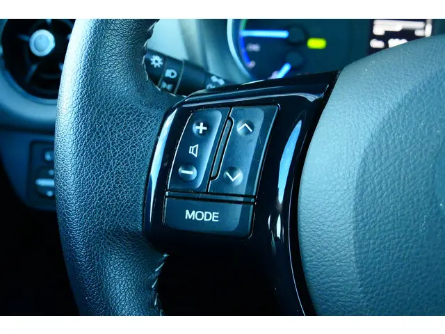 Toyota Yaris 1.5 Hybrid Active 2019 Hybride Benzine 32