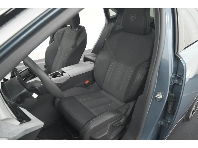 Peugeot 3008 1.2 Hybrid 145 GT 2025 Hybride Benzine 26