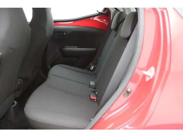 Toyota Aygo 1.0 VVT-i x-fun 2018 Benzine 12