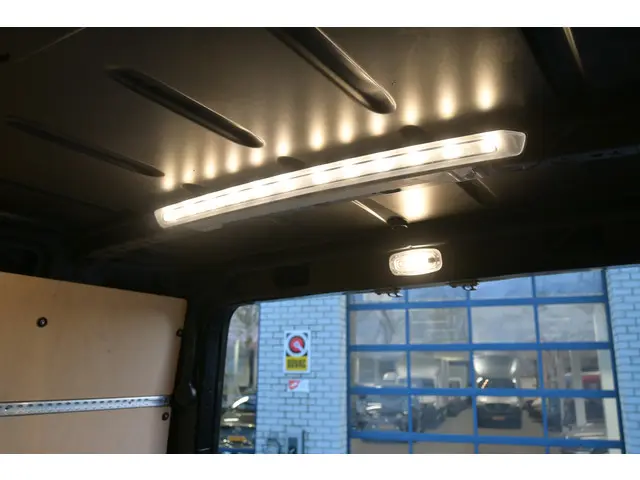 Mercedes-Benz Sprinter 317 CDI L2H2 2021 Diesel 9